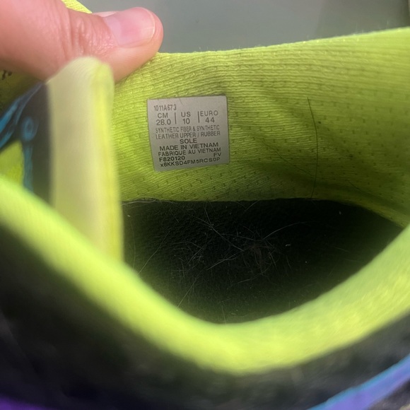 ASICS - Picture 5 of 6